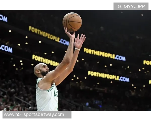 普尔半场表现平平10投仅4中三分球全失仅得10分助攻和篮板均不突出